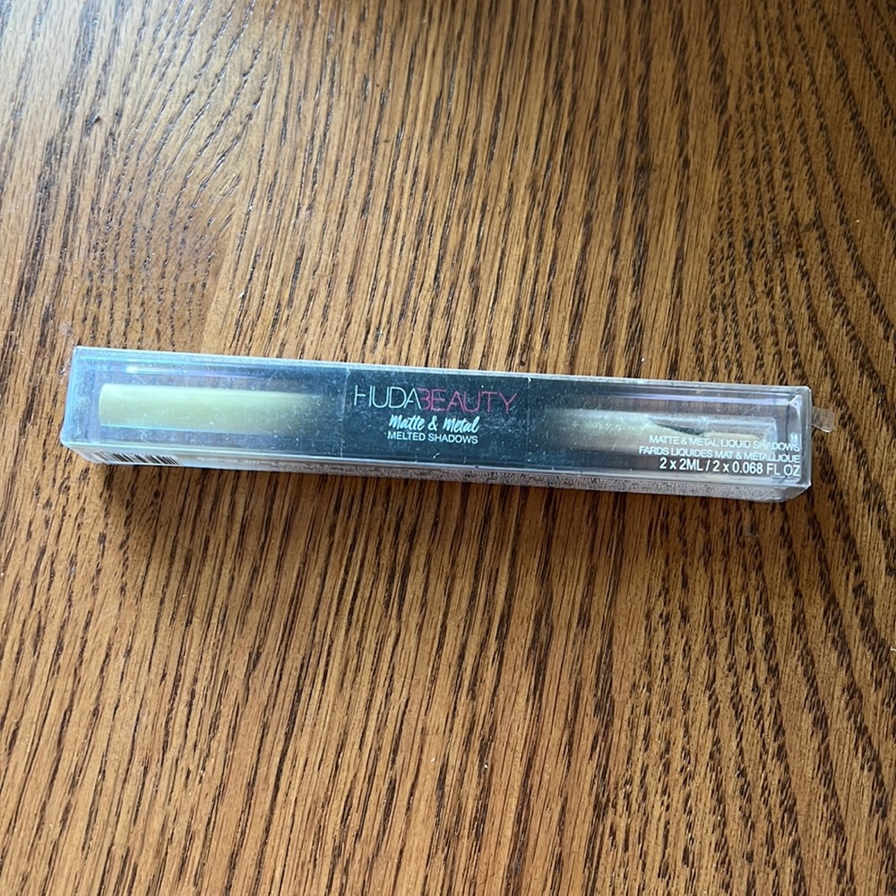 Huda beauty matte & metal melted shadow